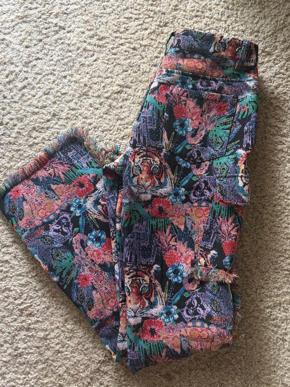 Tiger & Floral Wide-Leg Cargo Pants in Multi-Color - Picture 4 of 7